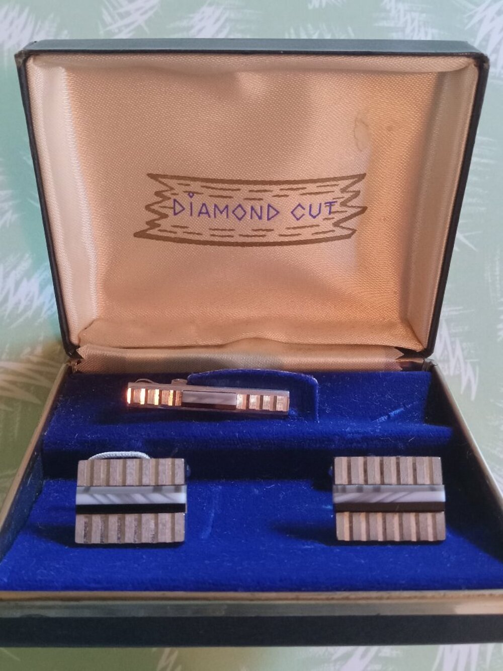 Vintage original set in box cufflinks and tie clip 1950 1960